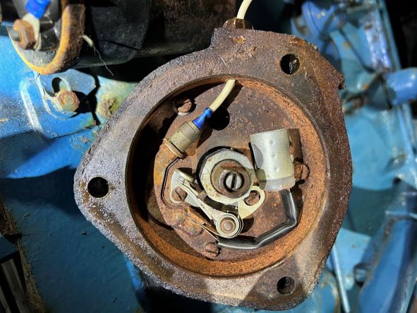 distributor  cap off