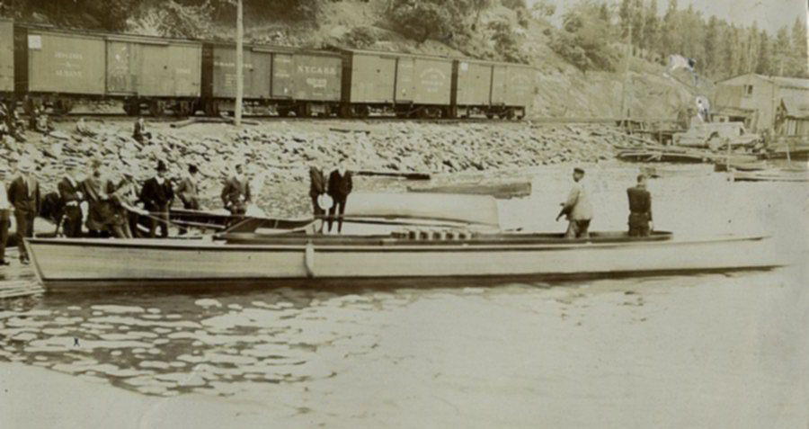 HUDSON RIVER LAUNCH