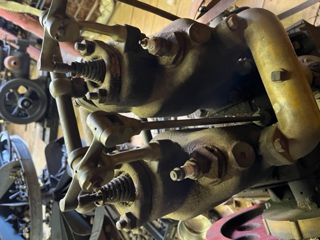Exhaust valve cages, rockers & intake bronze
